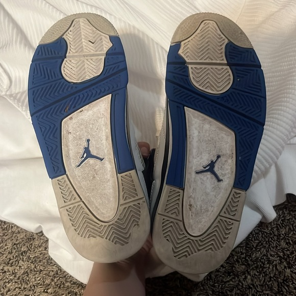 Jordan 4 Motorsport (GS) - Picture 4 of 10